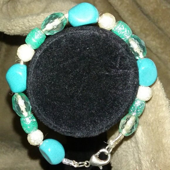 Teal and Pearl, Hemp Cord, Beaded Bracelet - Picture 2 of 6